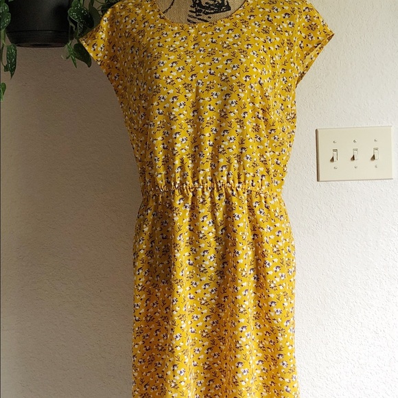 Old Navy Gold Floral Dress - Picture 2 of 10
